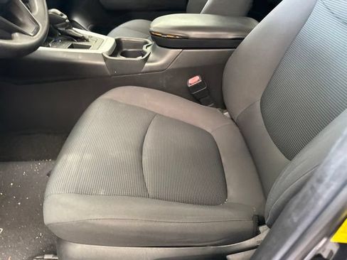 Used 2020 Toyota RAV4 LE FWD image 17