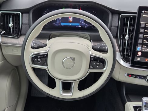 New 2026 Volvo XC90 B6 Ultra image 28