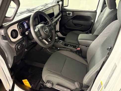 New 2026 Jeep Gladiator Sport AWD/4WD image 22