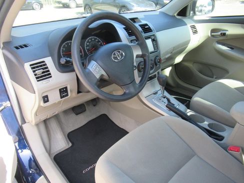Used 2013 Toyota Corolla LE FWD image 16