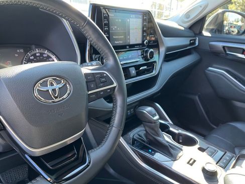 Used 2022 Toyota Highlander Limited AWD/4WD image 22