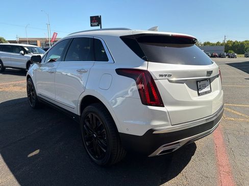 Used 2022 Cadillac XT5 Premium Luxury w/ Technology Package FWD image 10