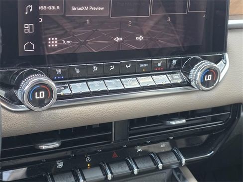 Used 2023 GMC Canyon Denali image 32