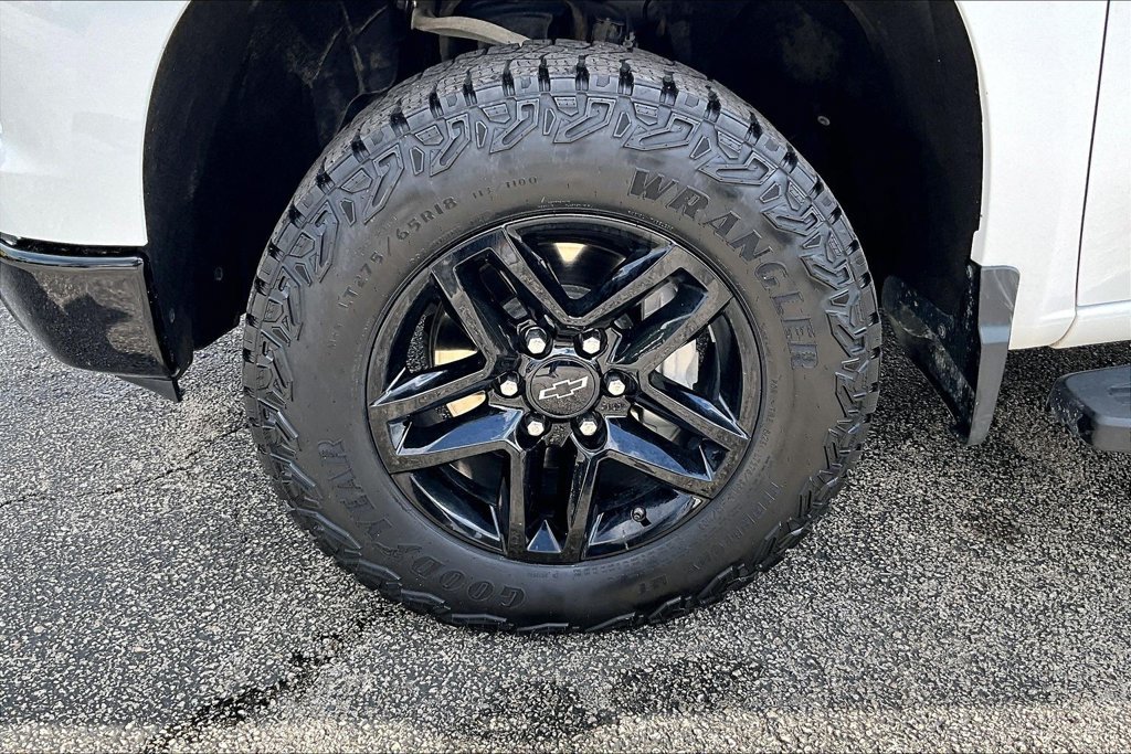 Used 2024 Chevrolet Silverado 1500 LT Trail Boss w/ Protection Package AWD/4WD image 11