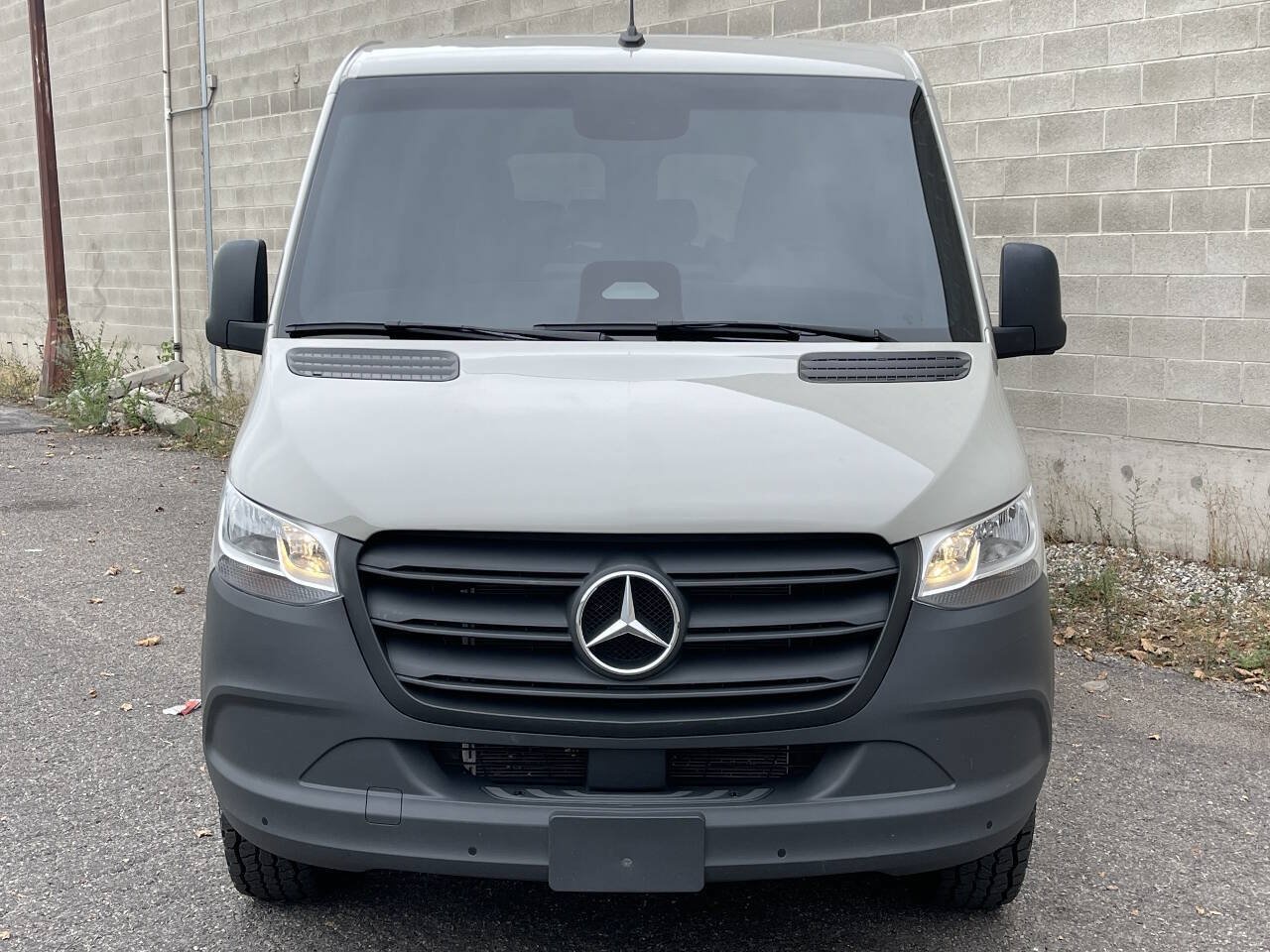 Used 2025 Mercedes-Benz Sprinter 2500 image 2