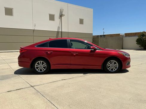 Used 2017 Hyundai Sonata SE FWD image 4