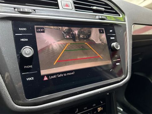 Used 2024 Volkswagen Tiguan SE image 22