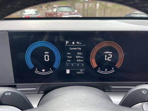 Certified 2025 Hyundai Kona SEL image 9