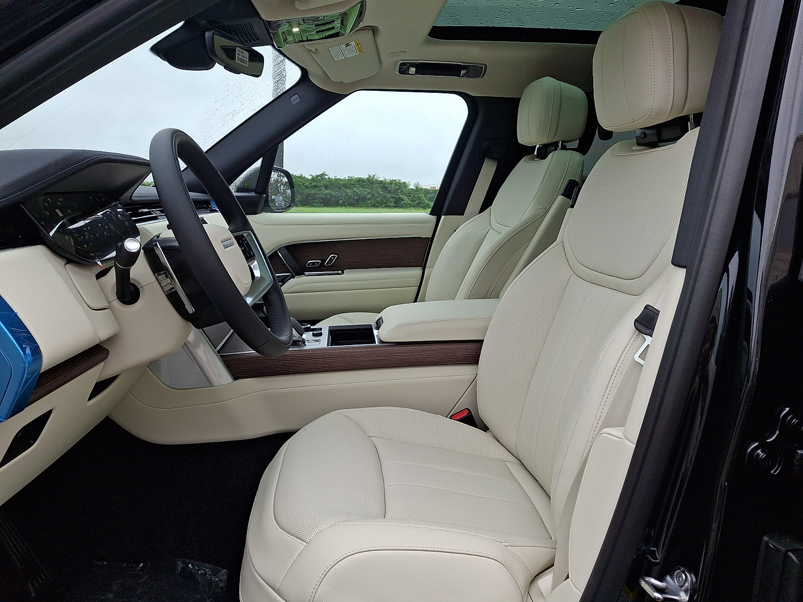 New 2027 Land Rover Range Rover Long Wheelbase SE AWD/4WD image 10