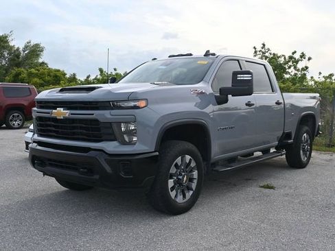 Used 2024 Chevrolet Silverado 2500 Custom w/ Custom Value Package AWD/4WD image 5