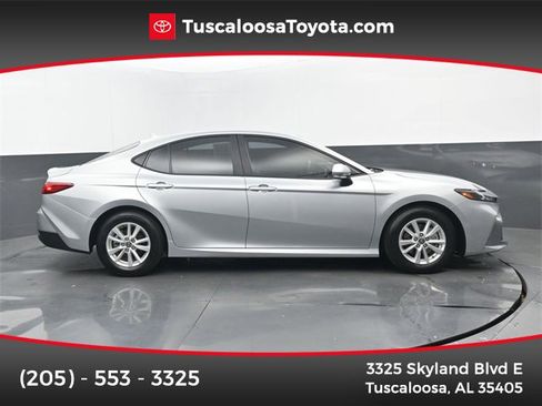 Used 2025 Toyota Camry LE image 1