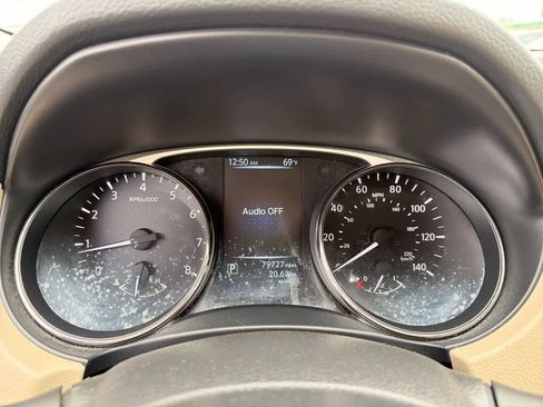 Used 2016 Nissan Rogue S FWD image 34