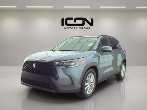 Used 2024 Toyota Corolla Cross LE image 9