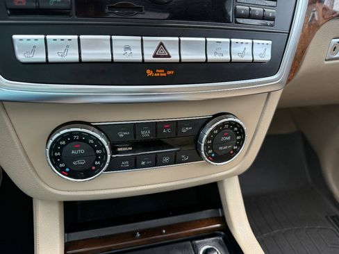 Used 2014 Mercedes-Benz GL 550 4MATIC image 40