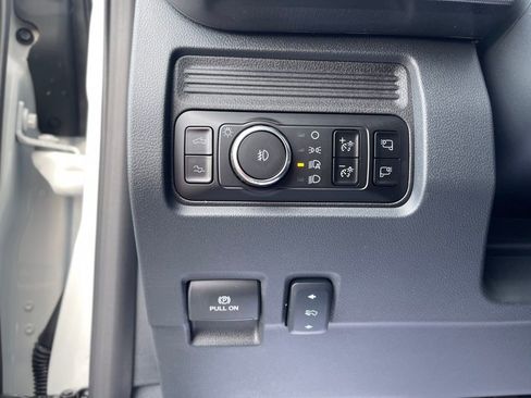 New 2025 Ford F350 Platinum w/ FX4 Off-Road Package image 16