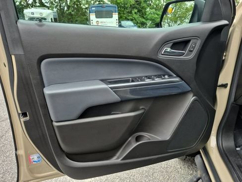 Used 2021 Chevrolet Colorado Z71 w/ Safety Package AWD/4WD image 11