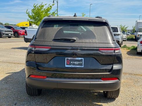 New 2026 Jeep Grand Cherokee Limited w/ Limited Altitude Package image 7