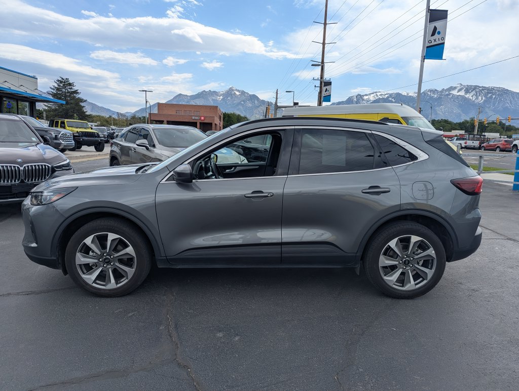 Used 2025 Ford Escape Platinum AWD/4WD image 8