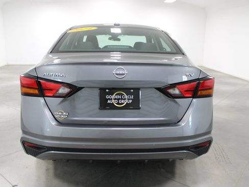 Used 2024 Nissan Altima 2.5 SV FWD image 8