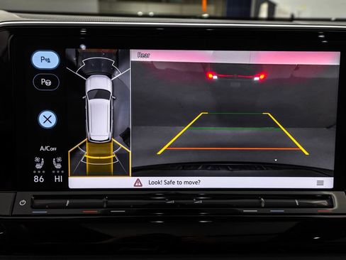 Certified 2025 Volkswagen Atlas SEL Premium R-Line image 21