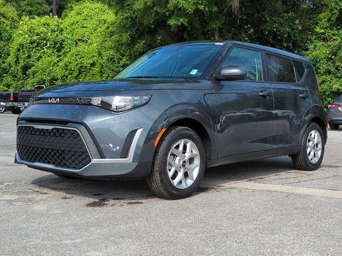 Used 2025 Kia Soul LX w/ LX Technology Package FWD image 2