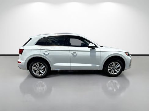 Used 2022 Audi Q5 2.0T Premium w/ Convenience Package AWD/4WD image 2