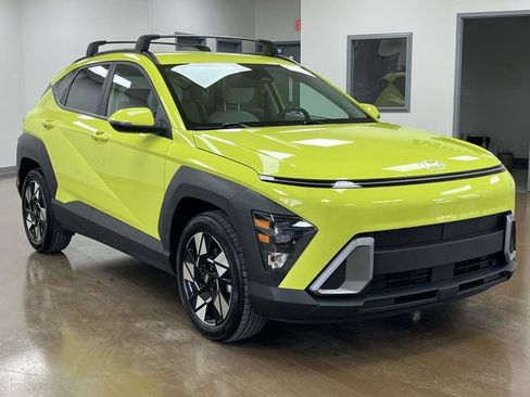 Certified 2025 Hyundai Kona SEL FWD image 3