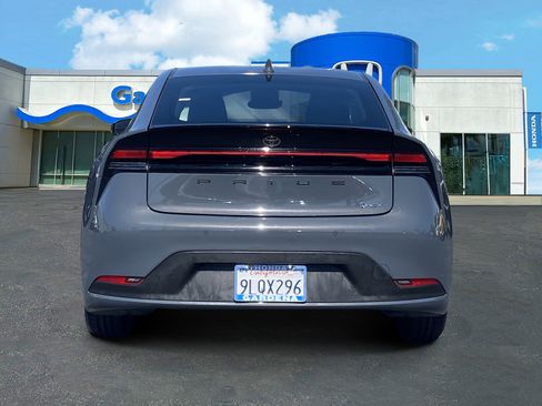 Used 2024 Toyota Prius LE image 5