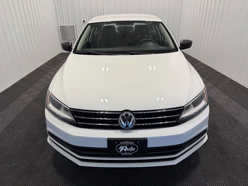 Used 2015 Volkswagen Jetta S image 3
