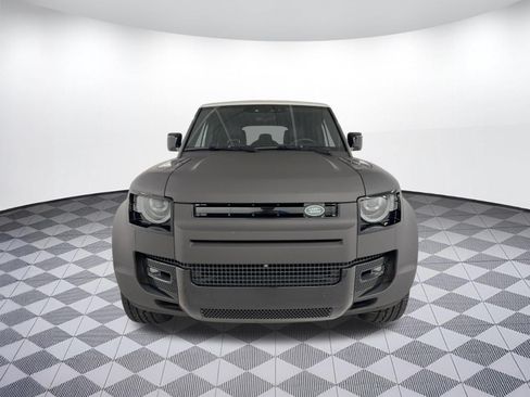 Used 2024 Land Rover Defender 110 X-Dynamic SE AWD/4WD image 8