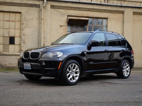 Used 2011 BMW X5 xDrive35i image 2