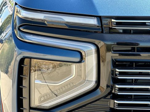 New 2025 Chevrolet Suburban High Country image 34