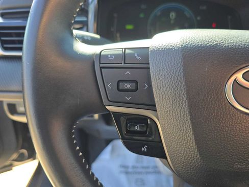 Certified 2025 Toyota Camry SE FWD image 32