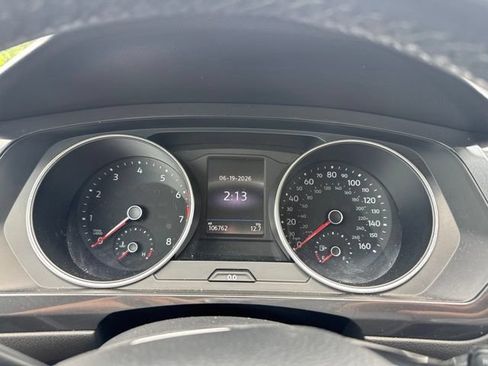 Used 2018 Volkswagen Tiguan SEL AWD/4WD image 22