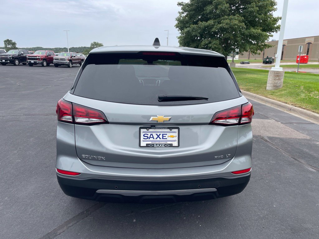 Used 2024 Chevrolet Equinox LT AWD/4WD image 4