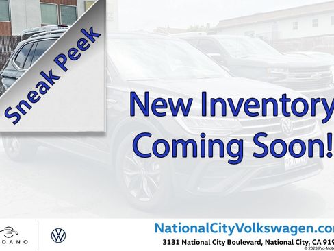 Used 2023 Volkswagen Tiguan SE FWD image 1