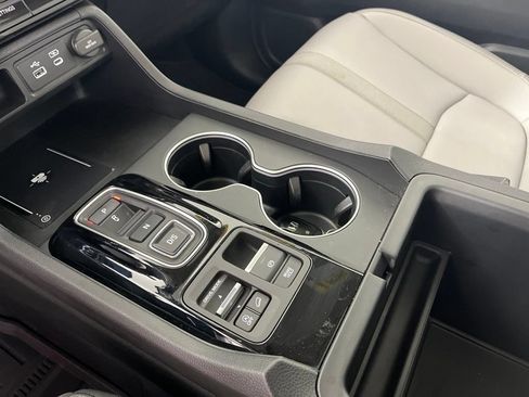 Certified 2025 Honda Pilot Touring image 38