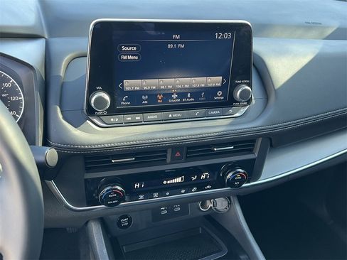 Certified 2025 Nissan Rogue SV image 14