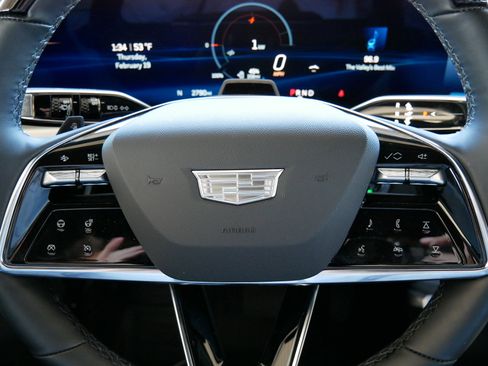 Used 2025 Cadillac Lyriq Luxury image 30