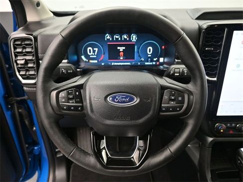 Used 2025 Ford Ranger Lariat w/ Chrome Accent Package image 30