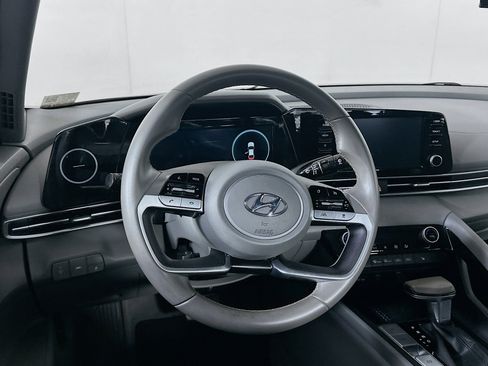 Used 2022 Hyundai Elantra SEL w/ Convenience Package image 18