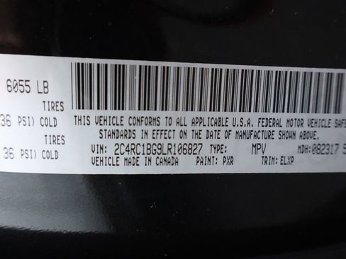 Used 2020 Chrysler Pacifica Touring-L FWD image 4