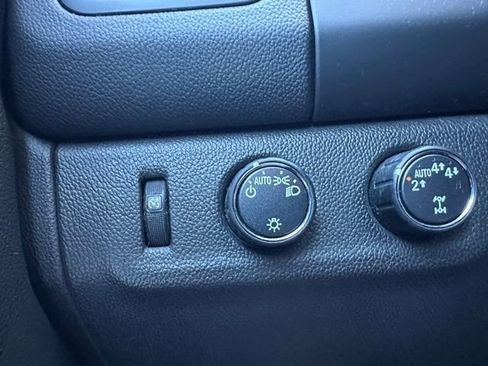 Used 2020 Chevrolet Colorado LT image 11