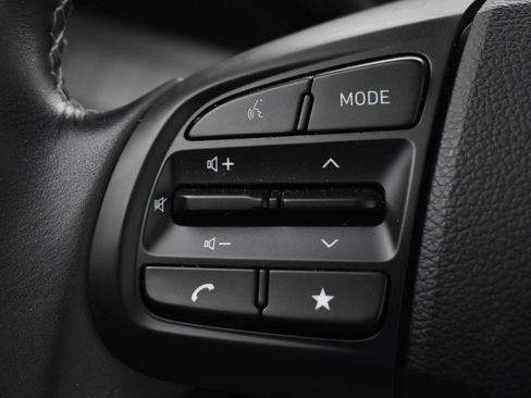 Used 2024 Hyundai Venue SEL image 19