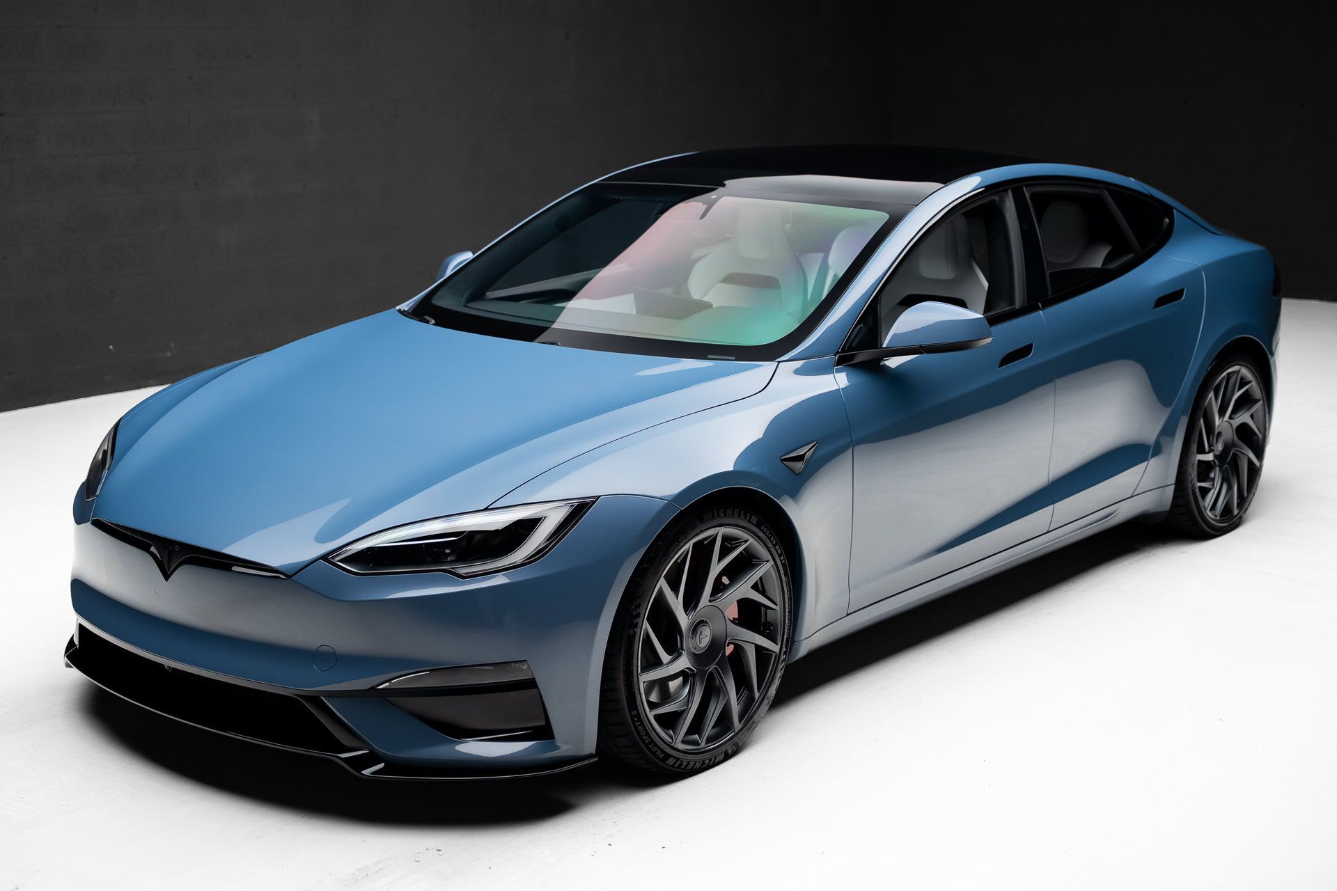 Used 2026 Tesla Model S Plaid AWD/4WD image 5