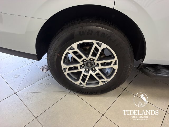 Used 2025 Ford Expedition Active RWD image 35