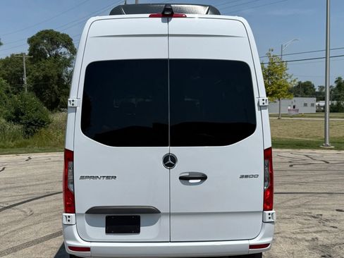 Used 2025 Mercedes-Benz Sprinter 2500 image 8