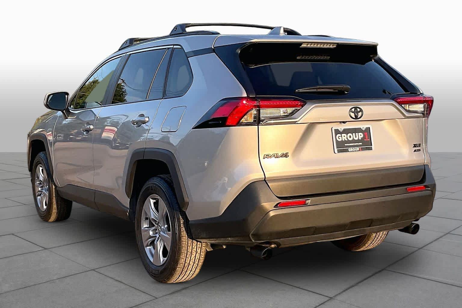 Used 2025 Toyota RAV4 XLE w/ Weather Package AWD/4WD image 12