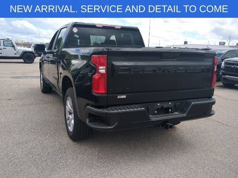 Used 2022 Chevrolet Silverado 1500 Custom w/ LPO, Dark Essentials Package AWD/4WD image 4