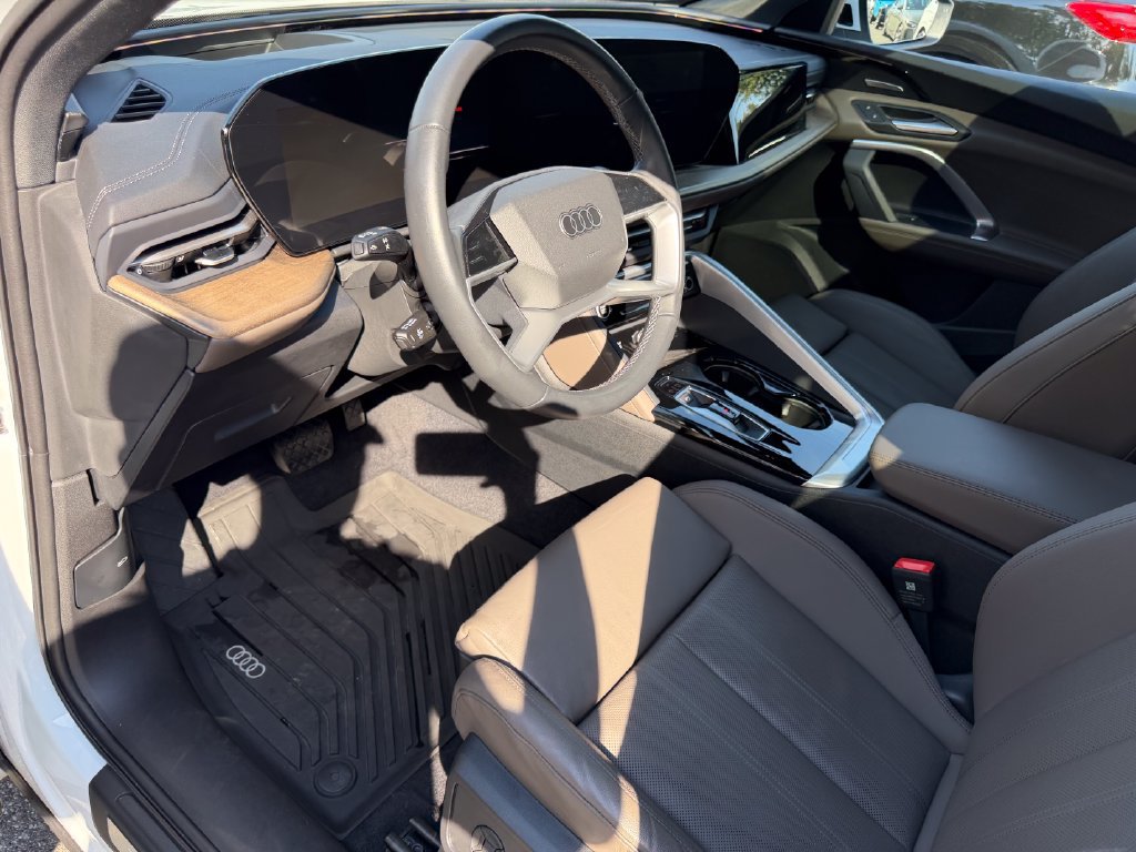 Used 2025 Audi Q5 Premium w/ Premium Plus AWD/4WD image 16